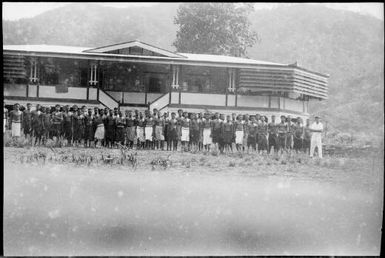 Mr. C.J. Burch and the students who built the Chinnery house in Malaguna Road, Rabaul, New Guinea, 1933 / Sarah Chinnery