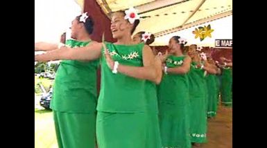 Samoan girls perform at Polyfest