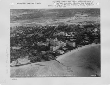 Hawaii - Honolulu through Waikiki Beach