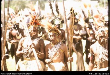 Men in traditional dress, Goroka Show