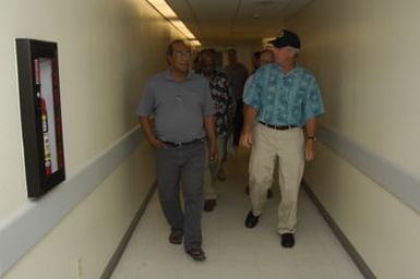 [Assignment: 48-DPA-SOI_K_Kwajalein_6-11-07] Pacific Islands Tour: Visit of Secretary Dirk Kempthorne [and aides] to Kwajalein Atoll, of the Republic of Marshall Islands [48-DPA-SOI_K_Kwajalein_6-11-07__DI14328.JPG]