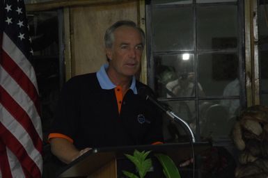 [Assignment: 48-DPA-SOI_K_Pohnpei_6-10-11-07] Pacific Islands Tour: Visit of Secretary Dirk Kempthorne [and aides] to Pohnpei Island, of the Federated States of Micronesia [48-DPA-SOI_K_Pohnpei_6-10-11-07__DI14133.JPG]