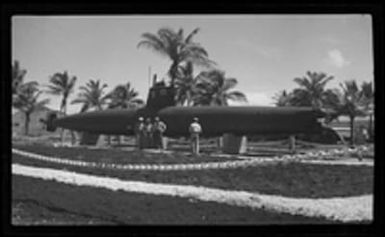 [Servicemen with captured Japanese Type A Kō-hyōteki-class submarine]