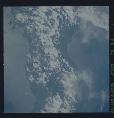 S33-75-010 - STS-033 - STS-33 earth observations