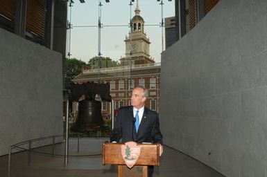 [Assignment: 48-DPA-07-13-08_SOI_K_Philly_Rec] Reception at Independence National Historical Park for attendees at the National Governors Association Centennial Meeting in Philadelphia, Pennsylvania. Secretary Dirk Kempthorne [and Independence National Historical Park Deputy Superintendent Darla Sidles delivered official remarks; and the Secretary conversed with fellow NGA attendees, among them Pennsylvanina Governor Edward Rendell, Vermont Governor James Douglas, Wyoming Governor Dave Freudenthal, Guam Governor Felix Camacho, former Tennessee Governor Don Sundquist, and former Michigan Governor John Engler.] [48-DPA-07-13-08_SOI_K_Philly_Rec_IOD_9315.JPG]