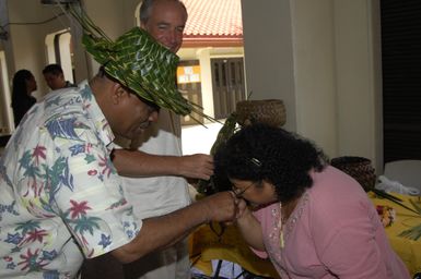 [Assignment: 48-DPA-SOI_K_Guam_6-6-7-07] Pacific Islands Tour: Visit of Secretary Dirk Kempthorne [and aides] to Guam, U.S. Territory [48-DPA-SOI_K_Guam_6-6-7-07__DI11189.JPG]