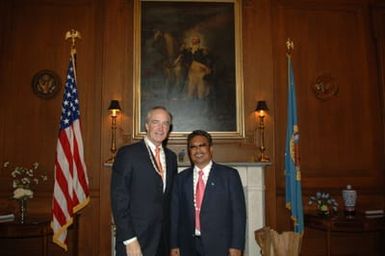 [Assignment: 48-DPA-02-25-08_SOI_K_Pres_Palau] Secretary Dirk Kempthorne [meeting at Main Interior] with government delegation from the Republic of Palau, [led by Palau President Tommy Remengesau. Secretary Kempthorne and President Remengesau discussed, among other subjects, the possibility of creating a National Heritage Area on the Palau island of Peleliu, along with the upcoming Review of the Palau-U.S. Compact of Free Association.] [48-DPA-02-25-08_SOI_K_Pres_Palau_IOD_1136.JPG]