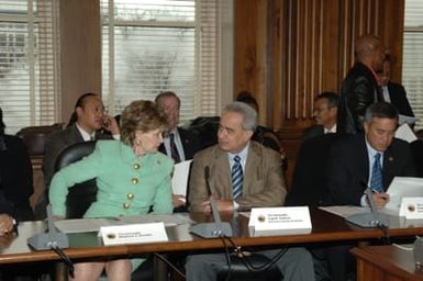 [Assignment: 48-DPA-02-26-08_SOI_K_Insular] Interagency Group on Insular Areas (IGIA) meeting at Main Interior, with Secretary Dirk Kempthorne, [Deputy Chief of Staff Doug Domenech, Acting Deputy Assistant Secretary for Insular Affairs Nikolao Pula, and other Interior officials joining Governors and Congressional representatives of U.S. island territories] [48-DPA-02-26-08_SOI_K_Insular_IOD_1163.JPG]