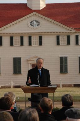 [Assignment: 48-DPA-01-12-09_SOI_K_Mt_Vernon] Visit of Secretary Dirk Kempthorne to Mount Vernon Estate and Gardens, Mount Vernon, Virginia, [for touring and announcement of the U.S. nomination of the George Washington home, along with the Papahanaumokuakea Marine National Monument in Hawaii, for inclusion on the United Nations Educational, Scientific, and Cultural Organization's (UNESCO's) World Heritage List. Joining Secretary Kempthorne for the announcement was James Rees, Executive Director of the Mount Vernon Estate and Gardens.] [48-DPA-01-12-09_SOI_K_Mt_Vernon_DOI_5703.JPG]
