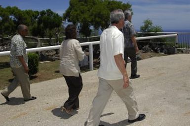 [Assignment: 48-DPA-SOI_K_Saipan_6-5-07] Pacific Islands Tour: Visit of Secretary Dirk Kempthorne [and aides] to Saipan Island, of the Commonwealth of the Northern Mariana Islands [48-DPA-SOI_K_Saipan_6-5-07__DI10633.JPG]