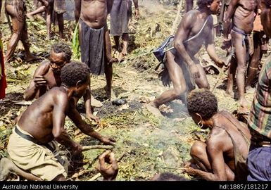 New Guinea - Kisivagloga, Yagaria - Central District, EML - sing-sing