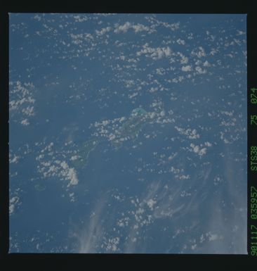 S38-75-074 - STS-038 - STS-38 earth observations