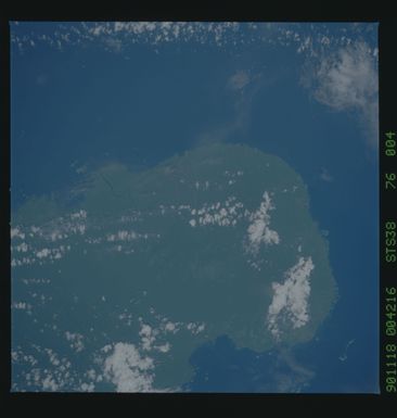 S38-76-004 - STS-038 - STS-38 earth observations