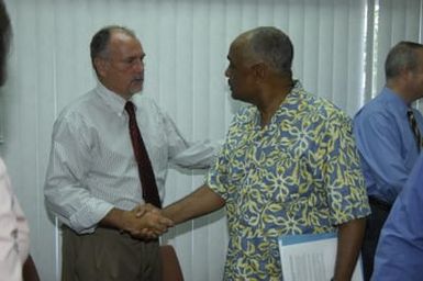 [Assignment: 48-DPA-SOI_K_Saipan_6-5-07] Pacific Islands Tour: Visit of Secretary Dirk Kempthorne [and aides] to Saipan Island, of the Commonwealth of the Northern Mariana Islands [48-DPA-SOI_K_Saipan_6-5-07__DI10563.JPG]