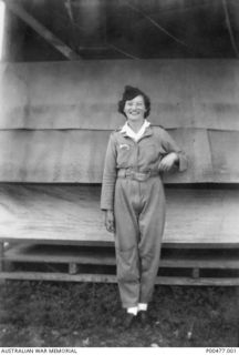 LAE, NEW GUINEA. WW2. SISTER CHICK SHEA, OF THE FIRST MEDICAL AIR EVACUATION TRANSPORT UNIT (NO. 1 MAETU) IN FLYING UNIFORM. (DONOR: C. CAPEL)