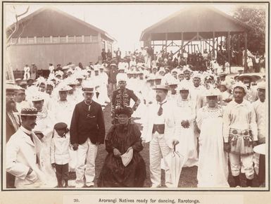 Dancers at Rarotonga, 1903