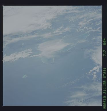 STS091-717-004 - STS-091 - Earth observations taken from orbiter Discovery during STS-91 mission