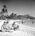 Honolulu (Hawaii), boys on Waikiki beach