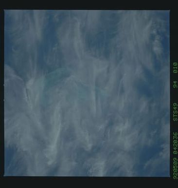 S49-94-010 - STS-049 - Earth observations taken during STS-49 mission