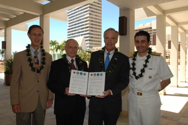 [Assignment: 48-DPA-09-29-08_SOI_K_Isl_Conf_Group] Group photos: participants in the Insular Areas Health Summit [("The Future of Health Care in the Insular Areas: A Leaders Summit") at the Marriott Hotel in] Honolulu, Hawaii, where Interior Secretary Dirk Kempthorne [joined senior federal health officials and leaders of the U.S. territories and freely associated states to discuss strategies and initiatives for advancing health care in those communinties [48-DPA-09-29-08_SOI_K_Isl_Conf_Group_DOI_0636.JPG]