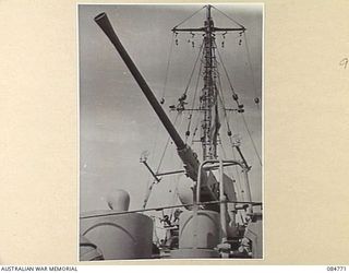 MIOS WUNDI, DUTCH NEW GUINEA. 1944-11-15. A BOFORS 40MM ANTI AIRCRAFT GUN ABOARD HMAS STAWELL