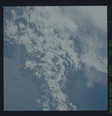 S33-75-011 - STS-033 - STS-33 earth observations