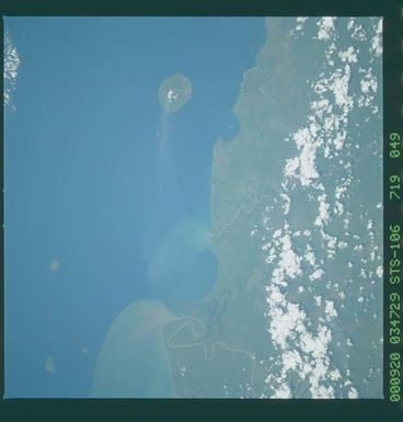 STS106-719-049 - STS-106 - ``Manam Island, Papua New Guinea taken from Atlantis during STS-106``