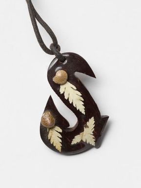 'ula with pendant (necklace)