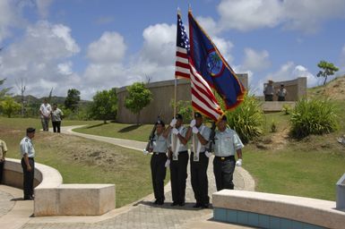 [Assignment: 48-DPA-SOI_K_Guam_6-6-7-07] Pacific Islands Tour: Visit of Secretary Dirk Kempthorne [and aides] to Guam, U.S. Territory [48-DPA-SOI_K_Guam_6-6-7-07__DI11382.JPG]