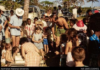 Sunday School Picnic, Vila