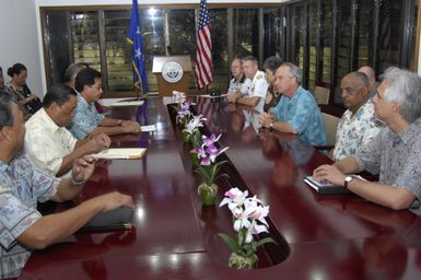 [Assignment: 48-DPA-SOI_K_Pohnpei_6-10-11-07] Pacific Islands Tour: Visit of Secretary Dirk Kempthorne [and aides] to Pohnpei Island, of the Federated States of Micronesia [48-DPA-SOI_K_Pohnpei_6-10-11-07__DI13645.JPG]