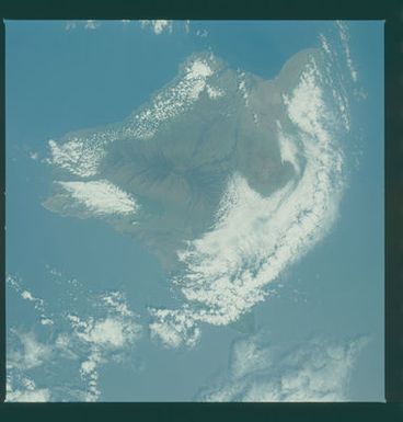 S07-19-880 - STS-007 - Earth observations taken during the STS-7 mission