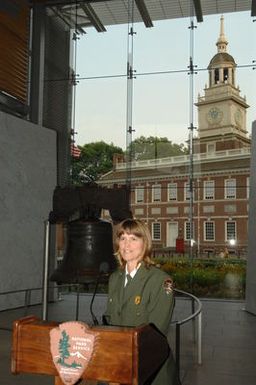 [Assignment: 48-DPA-07-13-08_SOI_K_Philly_Rec] Reception at Independence National Historical Park for attendees at the National Governors Association Centennial Meeting in Philadelphia, Pennsylvania. Secretary Dirk Kempthorne [and Independence National Historical Park Deputy Superintendent Darla Sidles delivered official remarks; and the Secretary conversed with fellow NGA attendees, among them Pennsylvanina Governor Edward Rendell, Vermont Governor James Douglas, Wyoming Governor Dave Freudenthal, Guam Governor Felix Camacho, former Tennessee Governor Don Sundquist, and former Michigan Governor John Engler.] [48-DPA-07-13-08_SOI_K_Philly_Rec_IOD_9302.JPG]