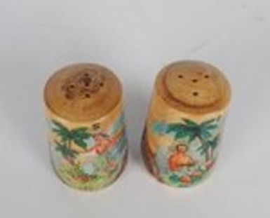 Hawaii souvenir salt & pepper shakers