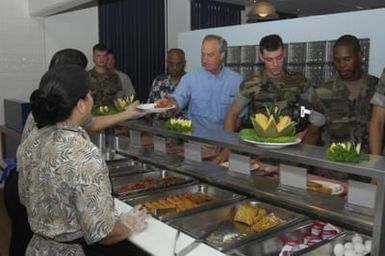 [Assignment: 48-DPA-SOI_K_Guam_6-6-7-07] Pacific Islands Tour: Visit of Secretary Dirk Kempthorne [and aides] to Guam, U.S. Territory [48-DPA-SOI_K_Guam_6-6-7-07__DI11993.JPG]