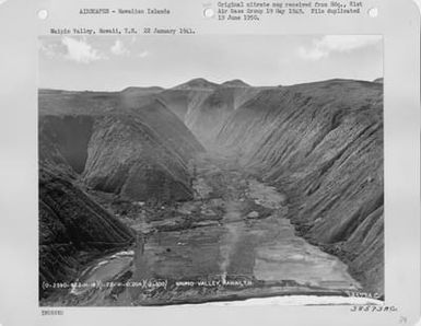 Hawaii - Waipio Valley through Waipio Gulch