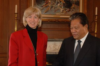 Visit of Marshall Islands President Kessai Note, right, to Department of Interior headquarters for discussions with Secretary Gale Norton on U.S. programs related to the long-range impact of mid-20th Century nuclear testing in the Marshall Islands vicinity