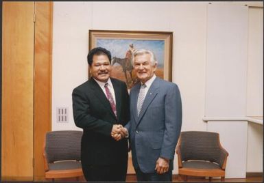 Visit of the Prime Minister of Tuvalu, The Honourable Bikenibeu Paeniu, with Prime Minister Bob Hawke at Parliament House, 1991 / Department of Foreign Affairs and Trade