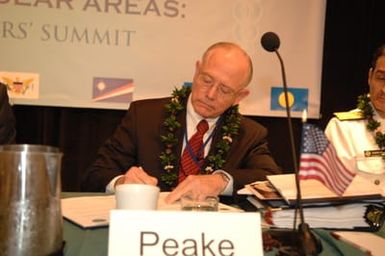 [Assignment: 48-DPA-09-29-08_SOI_K_Isl_Conf_Sign] Signing of interagency coordination pledge at the Insular Areas Health Summit [("The Future of Health Care in the Insular Areas: A Leaders Summit") at the Marriott Hotel in] Honolulu, Hawaii, where Interior Secretary Dirk Kempthorne [joined senior federal health officials and leaders of the U.S. territories and freely associated states to discuss strategies and initiatives for advancing health care in those communities [48-DPA-09-29-08_SOI_K_Isl_Conf_Sign_DOI_0596.JPG]