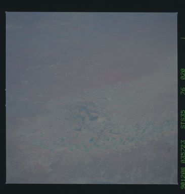 S35-76-085 - STS-035 - Earth observations of the Australian coast taken during the STS-35 mission