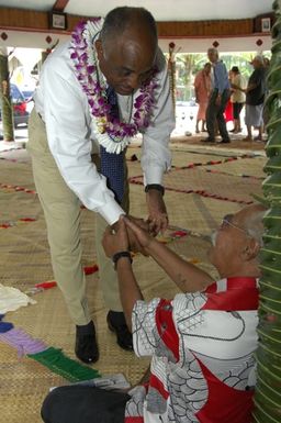 [Assignment: 48-DPA-SOI_K_Amer_Sam] Pacific Islands Tour: Visit of Secretary Dirk Kemmpthorne [and aides] to American Samoa, U.S. Territory [48-DPA-SOI_K_Amer_Sam__DI15139.JPG]