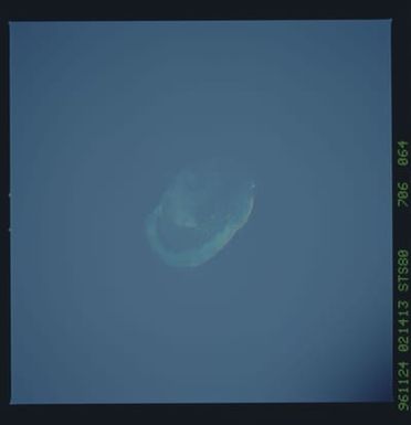 STS080-706-064 - STS-080 - Earth observations taken from Space Shuttle Columbia during STS-80 mission
