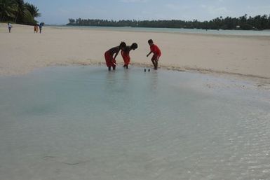 Joan's Kiribati - leaf boats