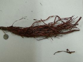 Levéldísz karkötőbe