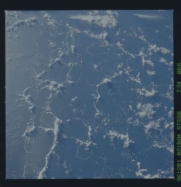 STS080-734-066 - STS-080 - Earth observations taken from Space Shuttle Columbia during STS-80 mission