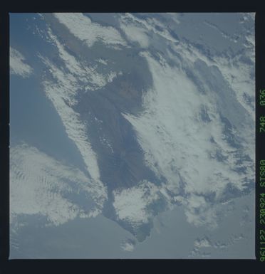 STS080-748-036 - STS-080 - Earth observations taken from Space Shuttle Columbia during STS-80 mission