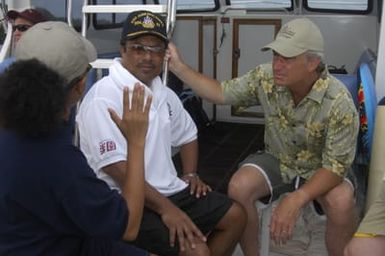 [Assignment: 48-DPA-SOI_K_Palau_6-7-9-07] Pacific Islands Tour: Visit of Secretary Dirk Kempthorne [and aides] to Palau Islands, Republic of Palau [48-DPA-SOI_K_Palau_6-7-9-07__DI12487.JPG]