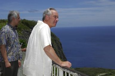 [Assignment: 48-DPA-SOI_K_Saipan_6-5-07] Pacific Islands Tour: Visit of Secretary Dirk Kempthorne [and aides] to Saipan Island, of the Commonwealth of the Northern Mariana Islands [48-DPA-SOI_K_Saipan_6-5-07__DI10634.JPG]