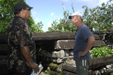 [Assignment: 48-DPA-SOI_K_Pohnpei_6-10-11-07] Pacific Islands Tour: Visit of Secretary Dirk Kempthorne [and aides] to Pohnpei Island, of the Federated States of Micronesia [48-DPA-SOI_K_Pohnpei_6-10-11-07__DI13881.JPG]