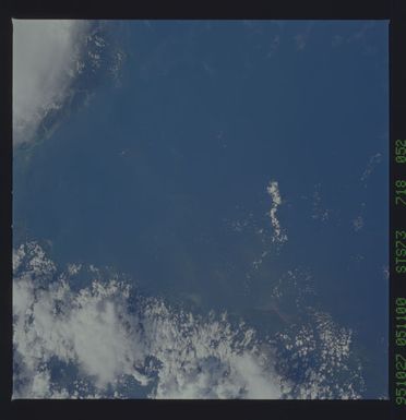 STS073-718-052 - STS-073 - Earth observations taken from shuttle orbiter Columbia